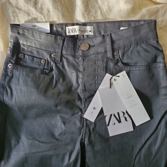 ZARA | NWT The Dreed Flare Cropped High Rise Slim Denim Jeans (Size 2) - Picture 4 of 8